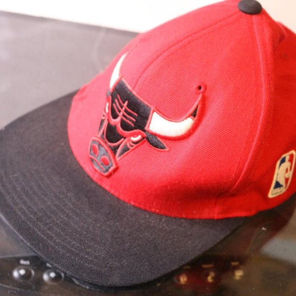 Chicago Bulls Fitted Hat Mitchell & Ness Mens Hardwood Classics Adjustable Cap - Picture 2 of 9